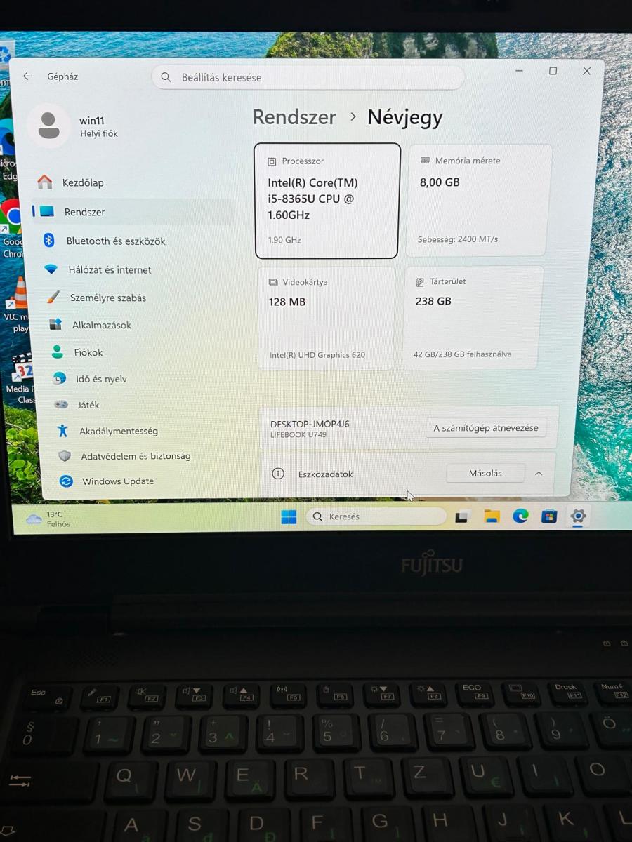 Fujitsu LIFEBOOK U749